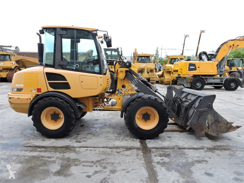 مُحمّلة Volvo L25F + FORK