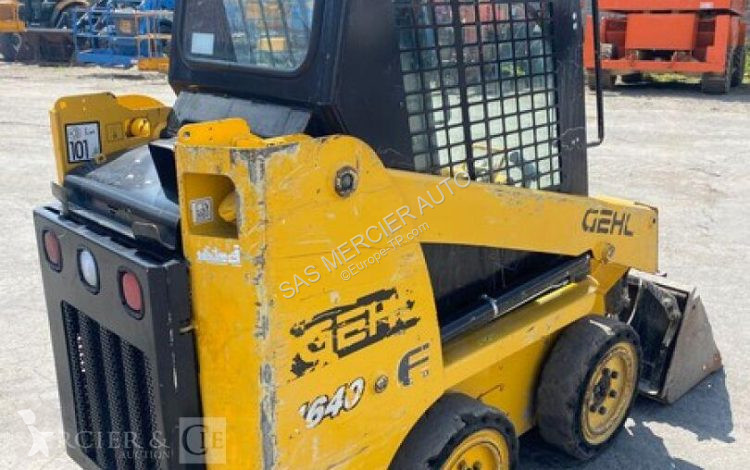 Shovel Gehl mini chargeuse compacte sur roues...