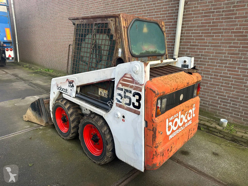 Shovel Bobcat