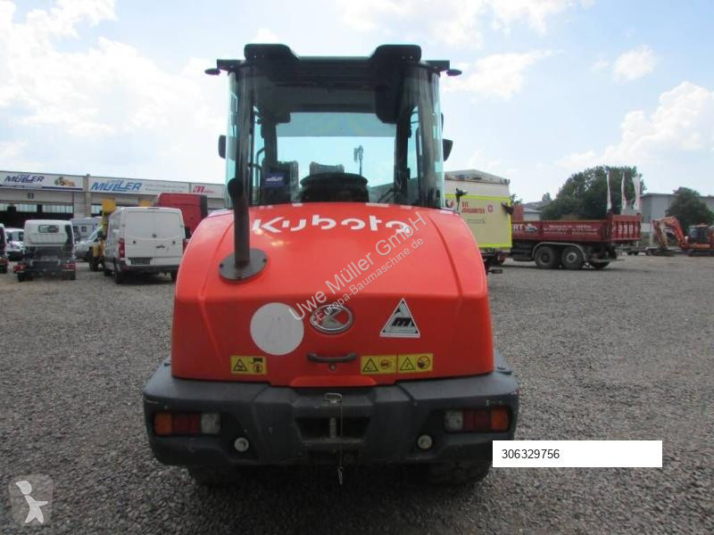 مُحمّلة Kubota R 065 Radlader 32.500 EUR