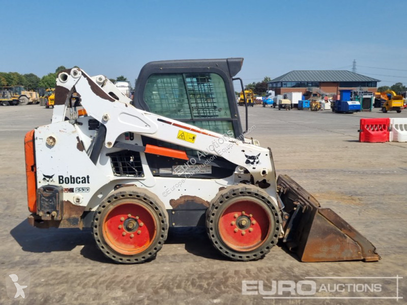 Shovel Bobcat S530