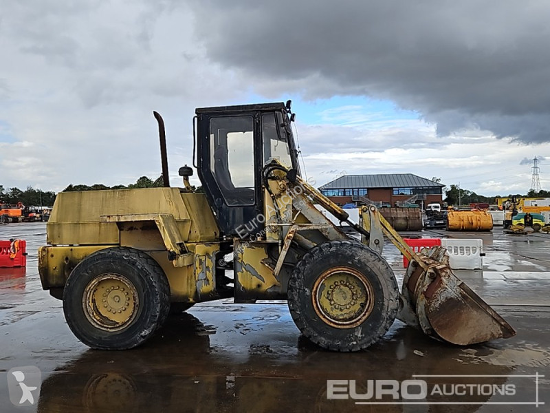 Nakladač JCB 420