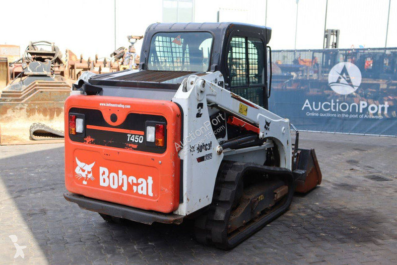 Shovel Bobcat T450