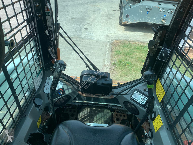 Shovel Bobcat NVT
