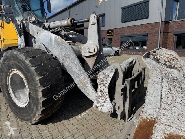 مُحمّلة Komatsu 2505