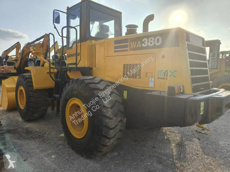 Nakladač Komatsu