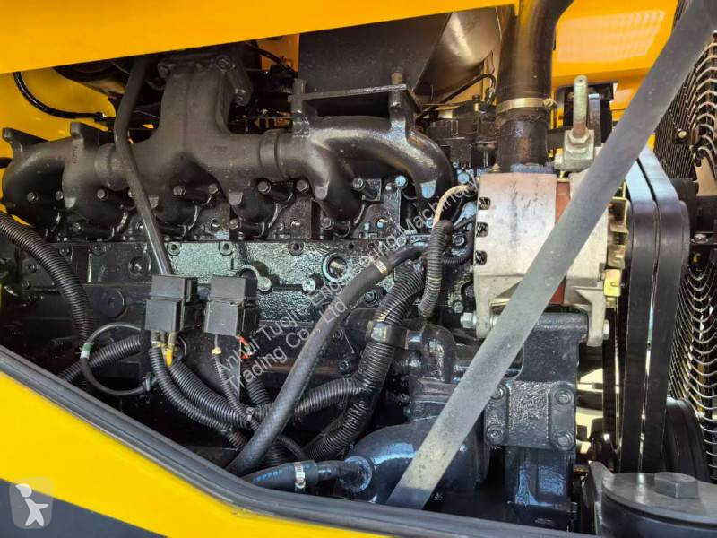 Nakladač Komatsu WA470