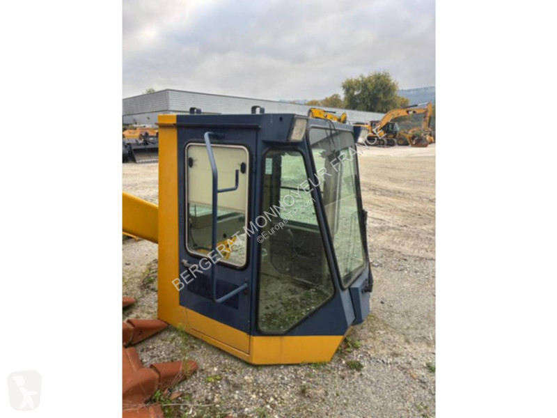 Товарач Komatsu WA700