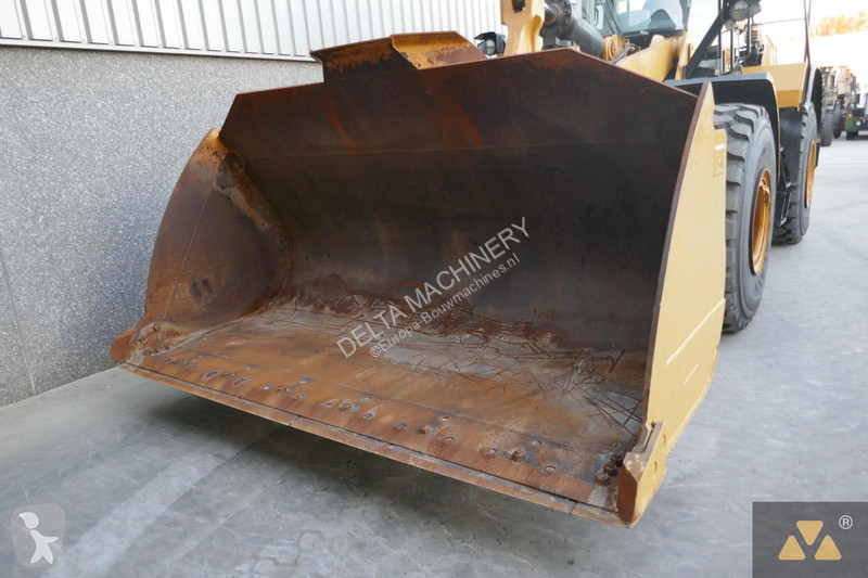 Nakladač Caterpillar 972M