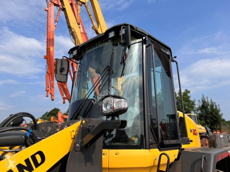 Фронтальный погрузчик New Holland D