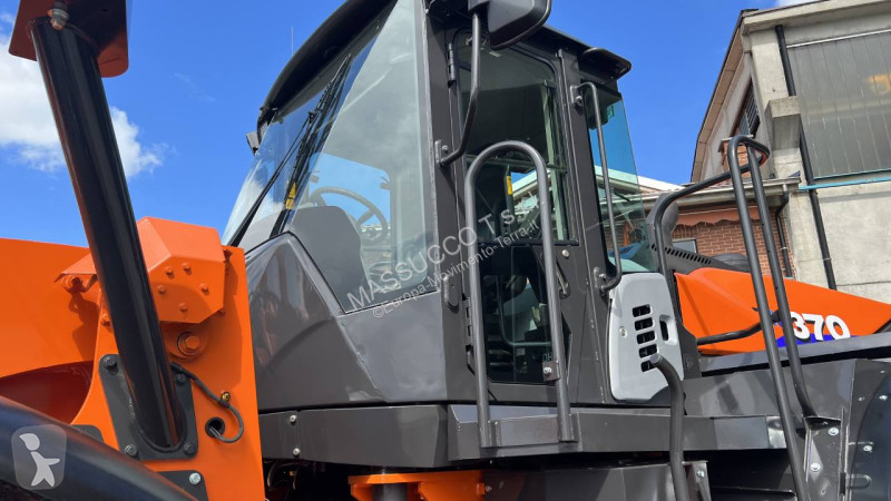 Ładowarka Hitachi 6