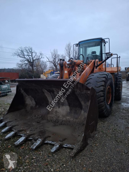 Chargeuse Hitachi  W270