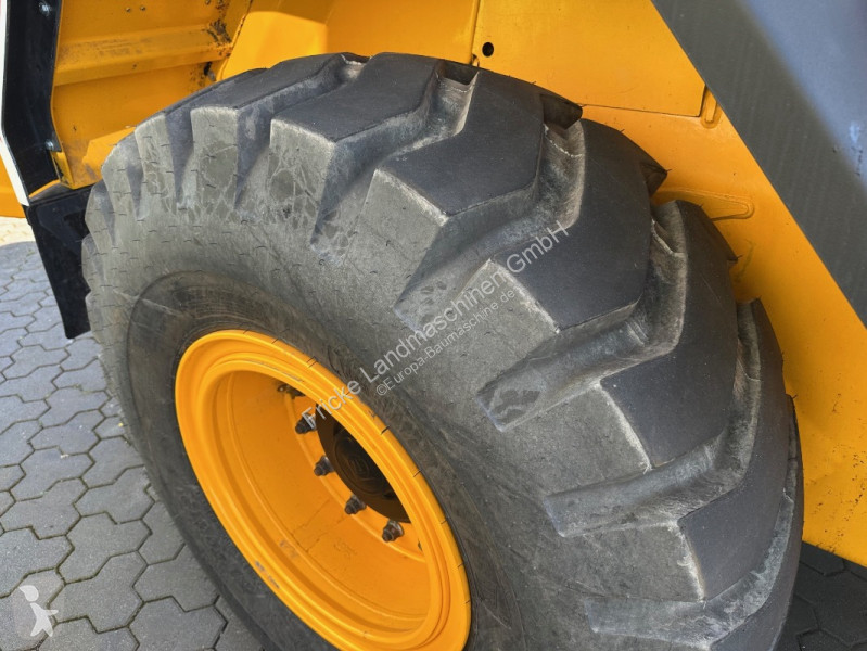 Nakladač JCB  427 HT   neue Reifen