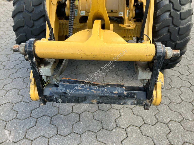 Nakladač Caterpillar  907