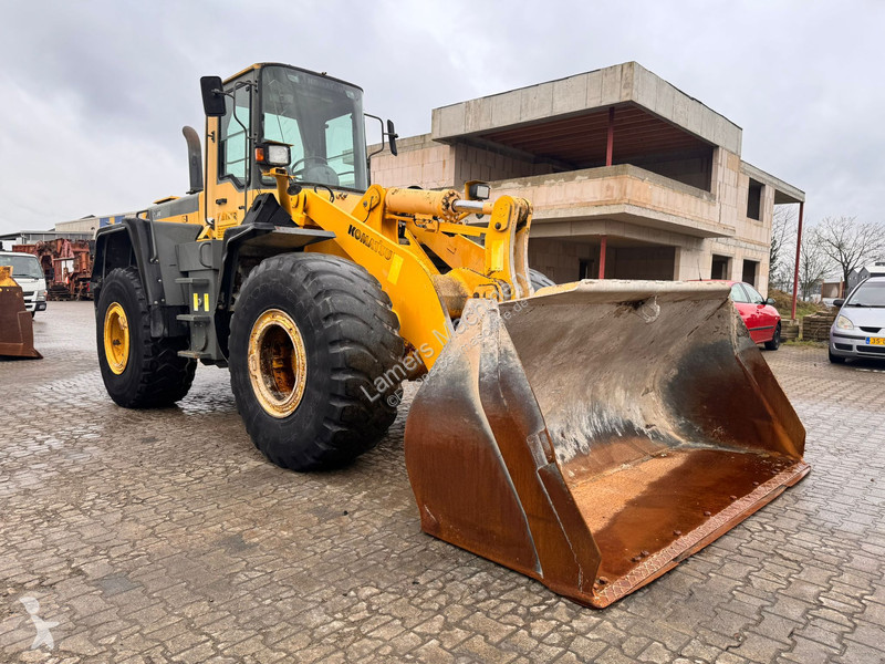 Nakladač Komatsu 3