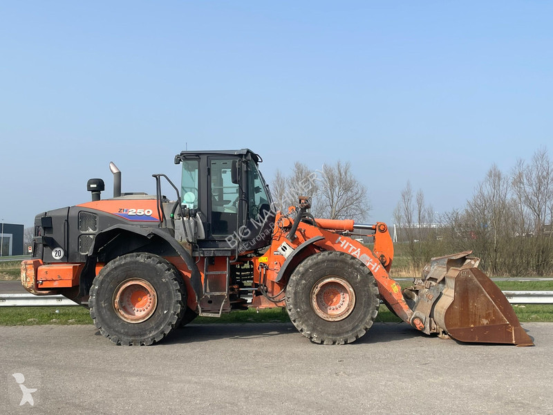 Nakladač Hitachi 6