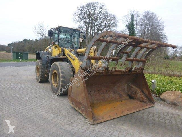 مُحمّلة Komatsu 3205