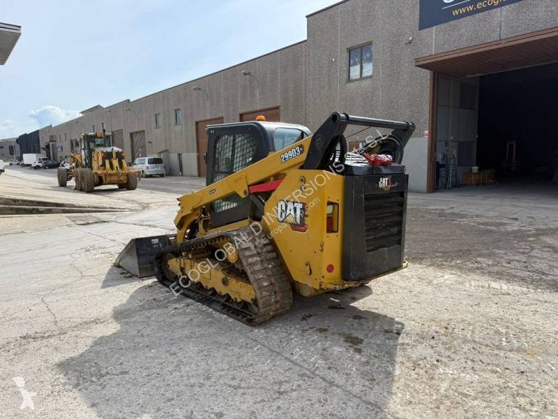 Nakladač Caterpillar 3 XE