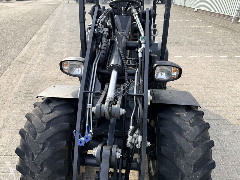Nakladač  X28-45CRT Shovel