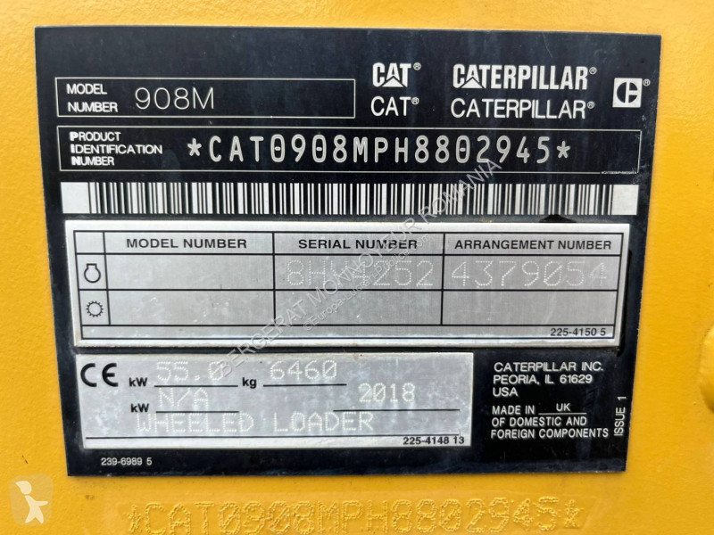 Nakladač Caterpillar 908M