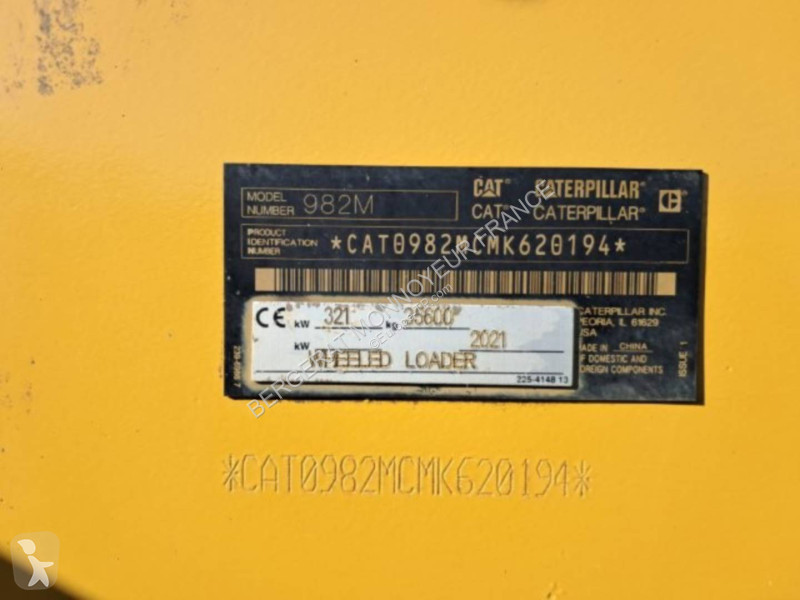 Nakladač Caterpillar 982M