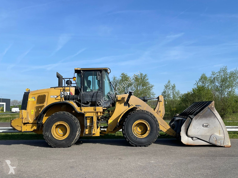 Nakladač Caterpillar 962M
