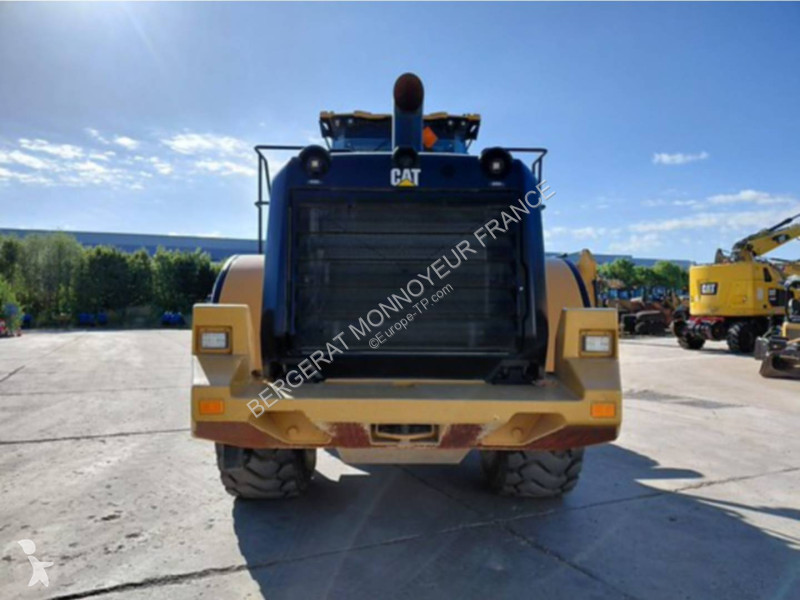 Nakladač Caterpillar 972M XE