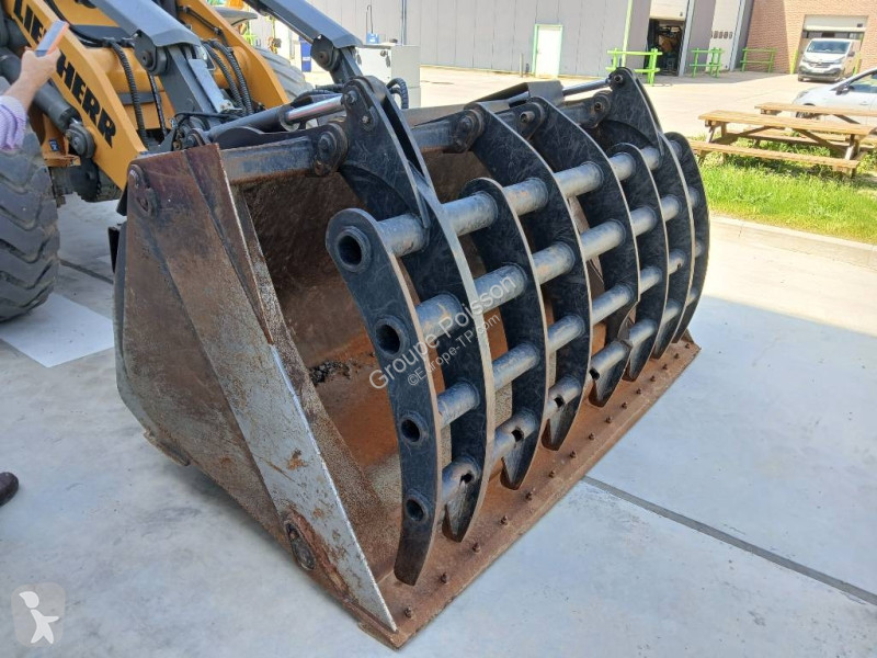 Nakladač Liebherr L 526