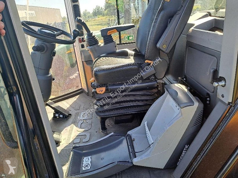مُحمّلة JCB S S5
