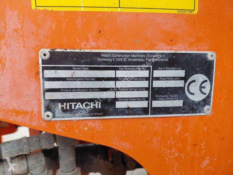 Nakladač Hitachi