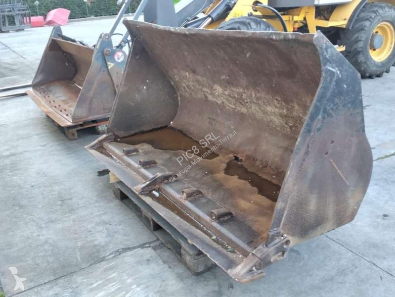 Фронтальный погрузчик New Holland TC