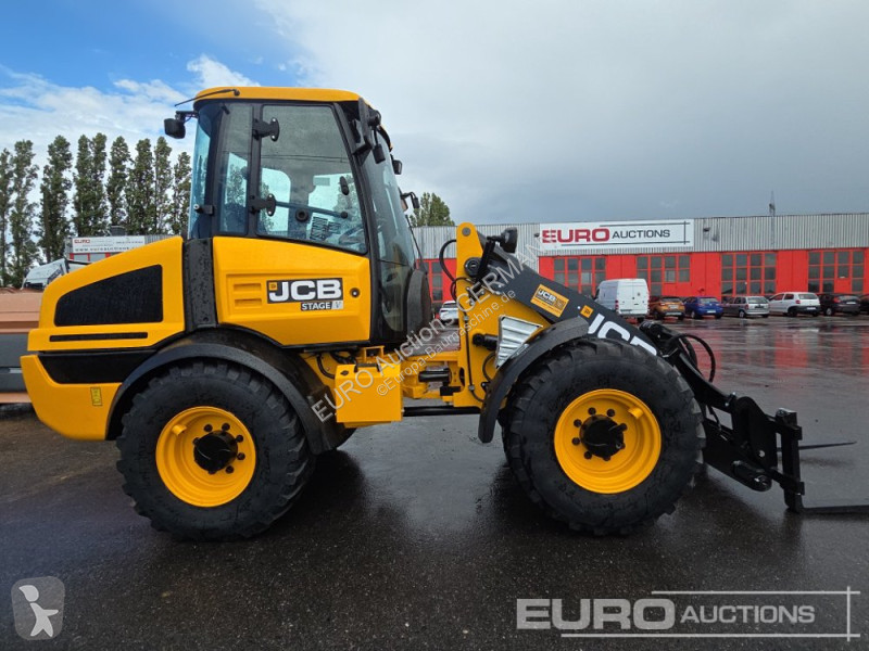 Shovel JCB 409
