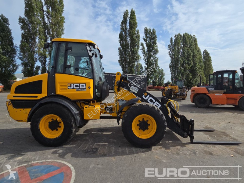 Товарач JCB 409