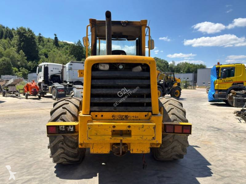 Nakladač JCB