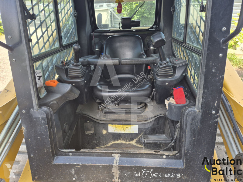 Nakladač Gehl VT320