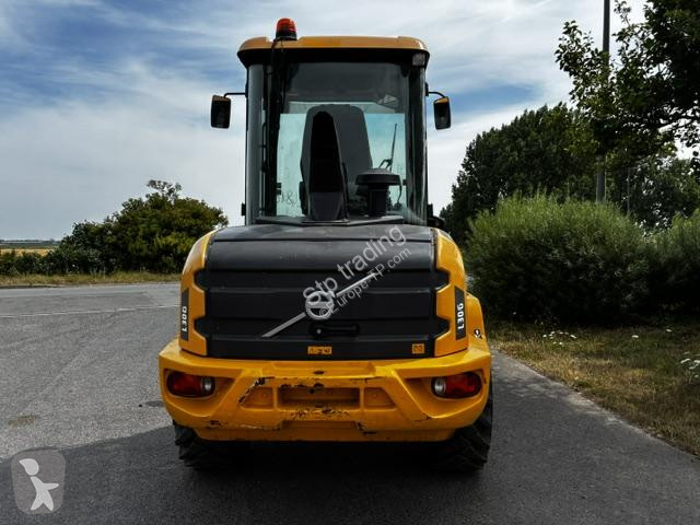 Nakladač Volvo 30G