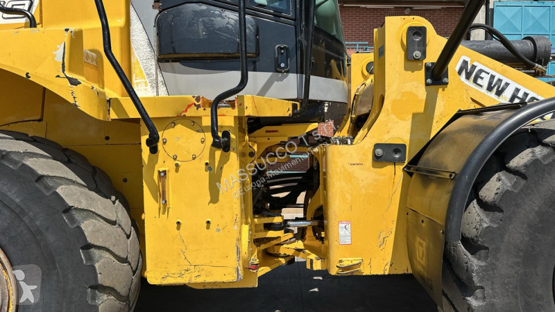 Фронтальный погрузчик New Holland