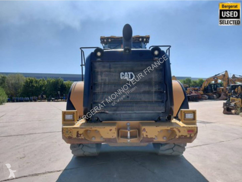 Nakladač Caterpillar 966