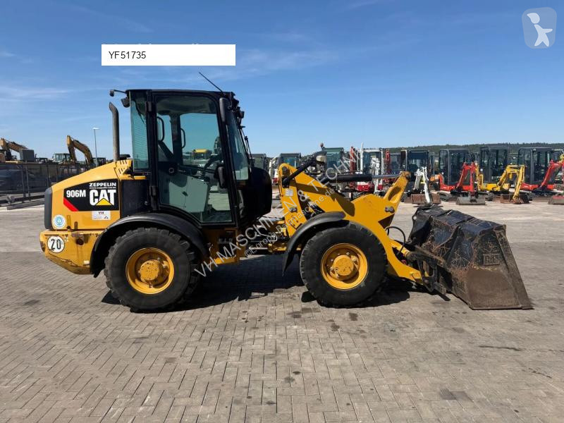 Nakladač Caterpillar 906M