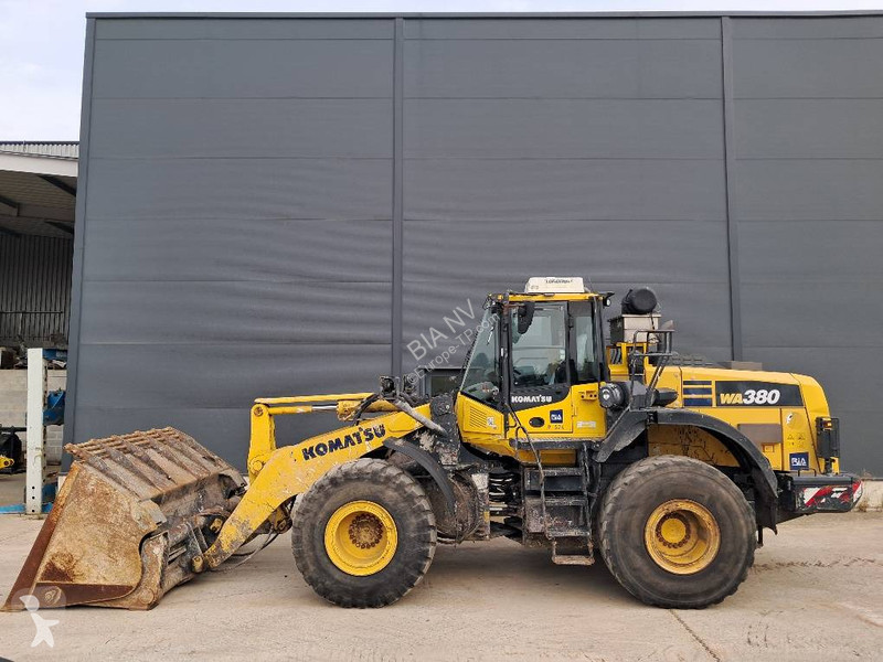 مُحمّلة Komatsu 8