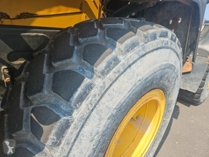 مُحمّلة Komatsu WA 200-7 Radlader
