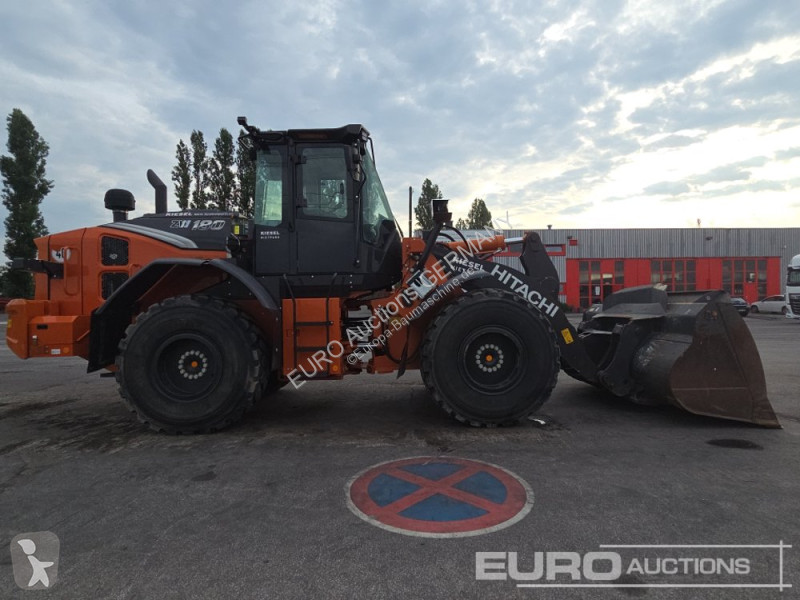 Nakladač Hitachi 7