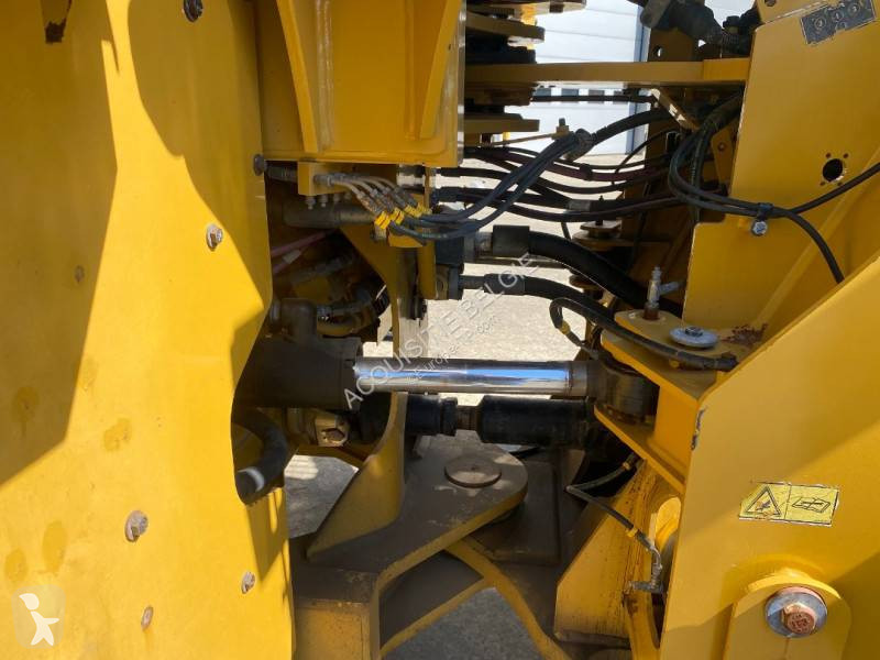 Nakladač Caterpillar 962M