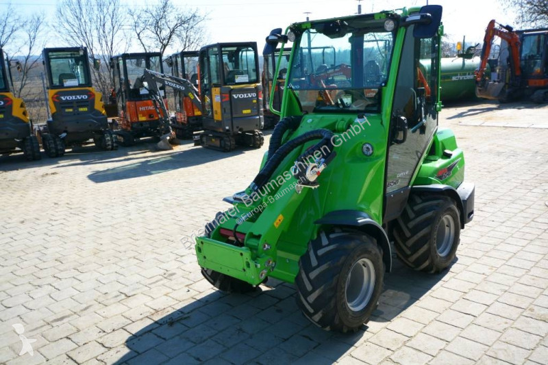 Nakladač  650 i