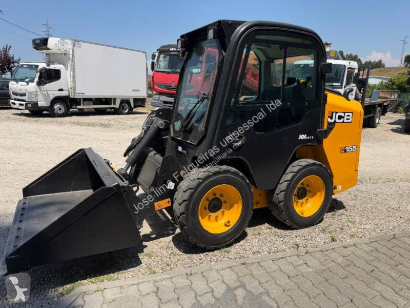 Nakladač JCB 155