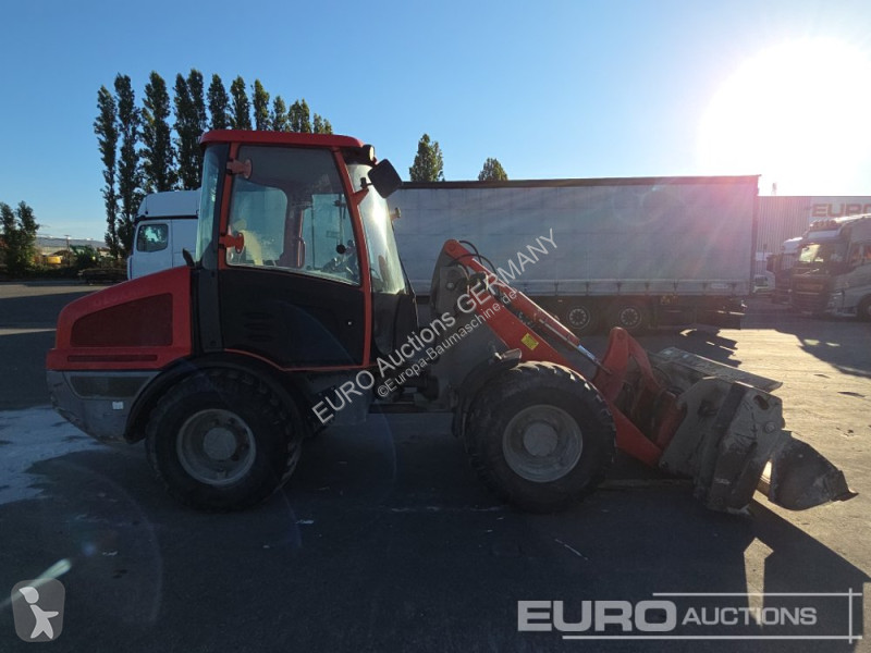 Nakladač JCB 407