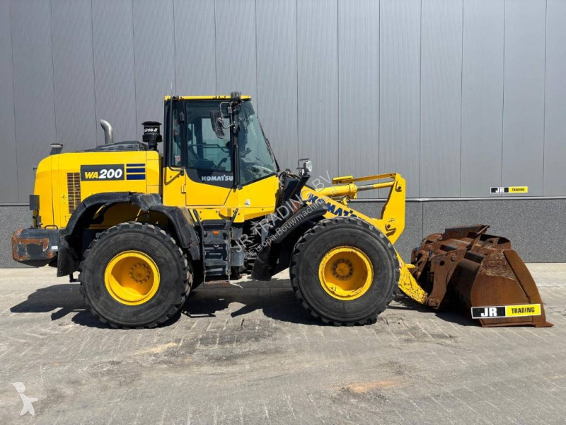 Фронтальный погрузчик Komatsu WA 200-8