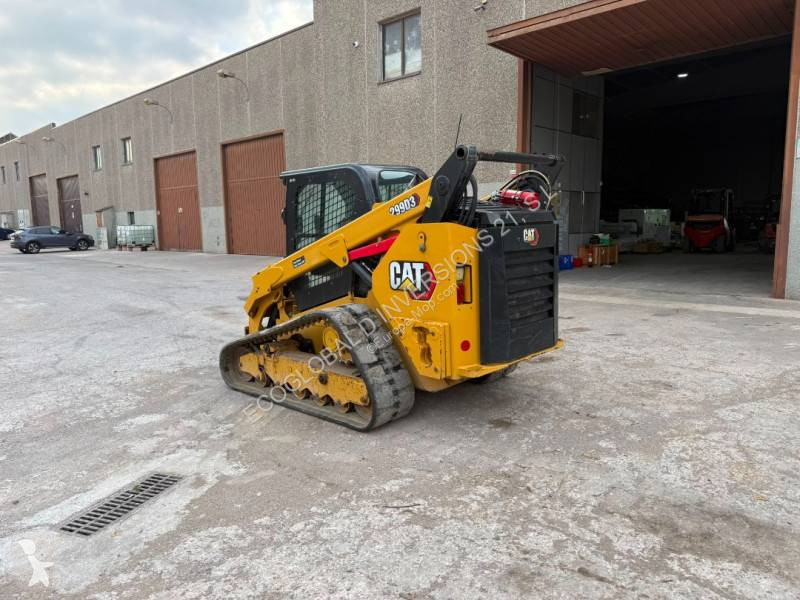 Фронтальный погрузчик Caterpillar 3