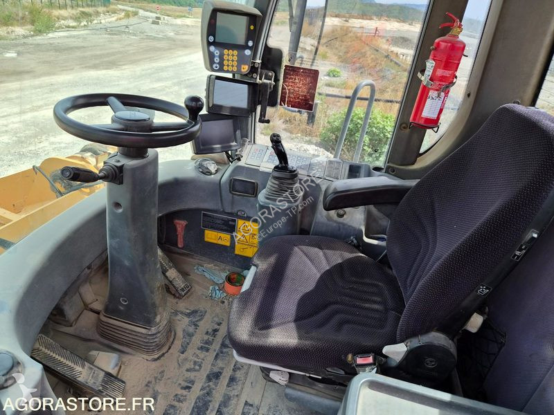 Shovel Liebherr 566