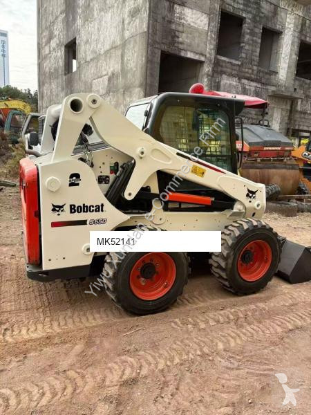 Shovel Bobcat